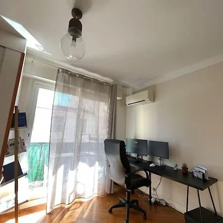 Charming Flat In Liberation Διαμέρισμα *